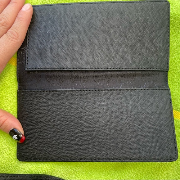 Michael Kors!!! Jet Set Large Trifold Wallet Black Leather Gold Pen & Checkbook - Picture 4 of 16